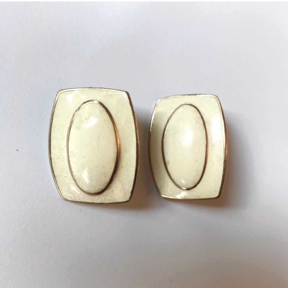 Vintage Monet White Cream Gold Stud Earrings Pierced Designer Minimalist 80s